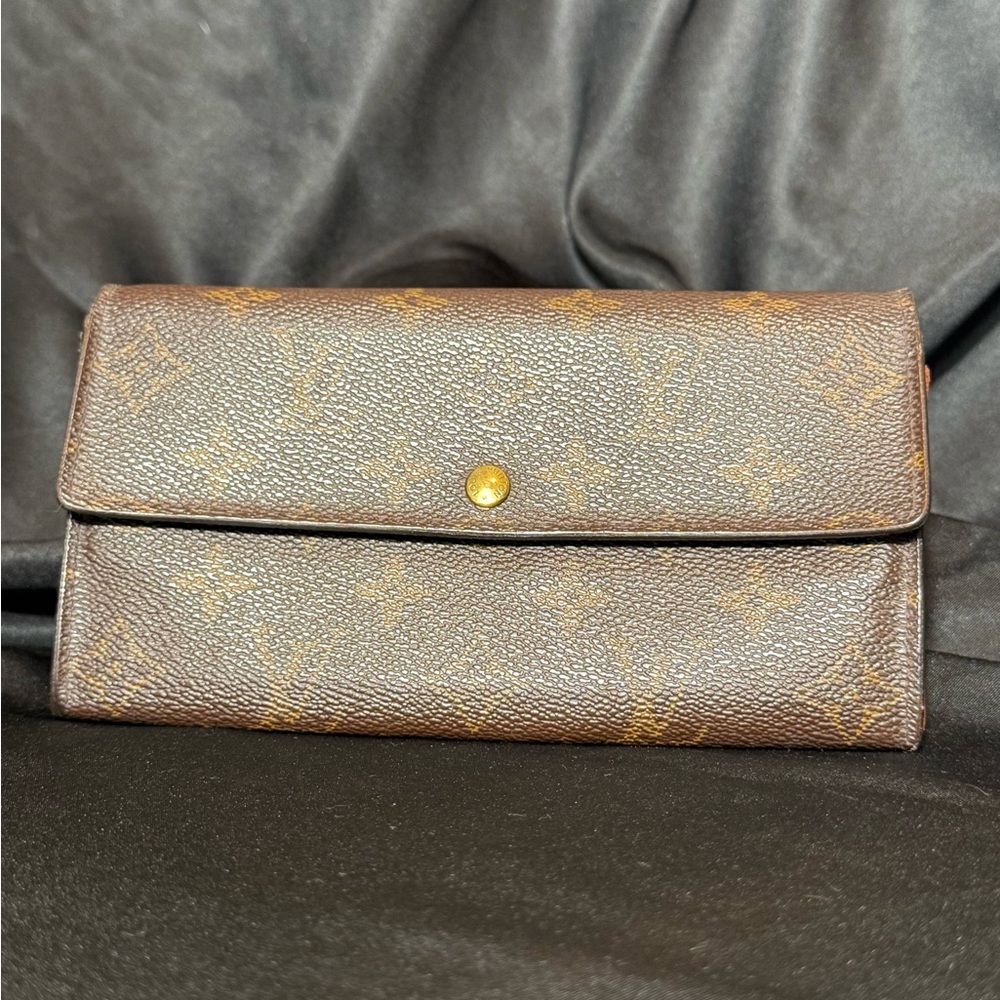 💯 Authentic Louis Vuitton Brown Monogram Wallet